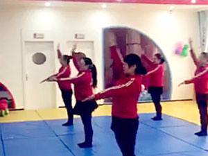 早操时间到~~ 中心活动